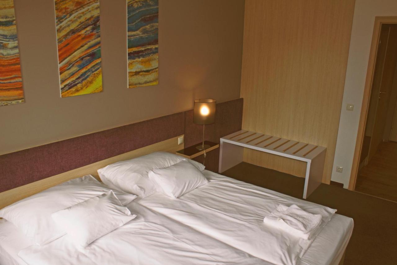 Orion Apartman Шарвар Екстер'єр фото