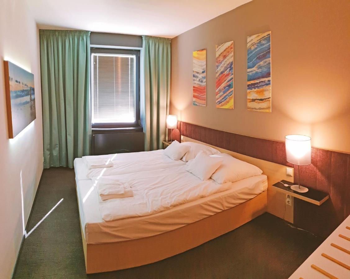 Orion Apartman Шарвар Екстер'єр фото