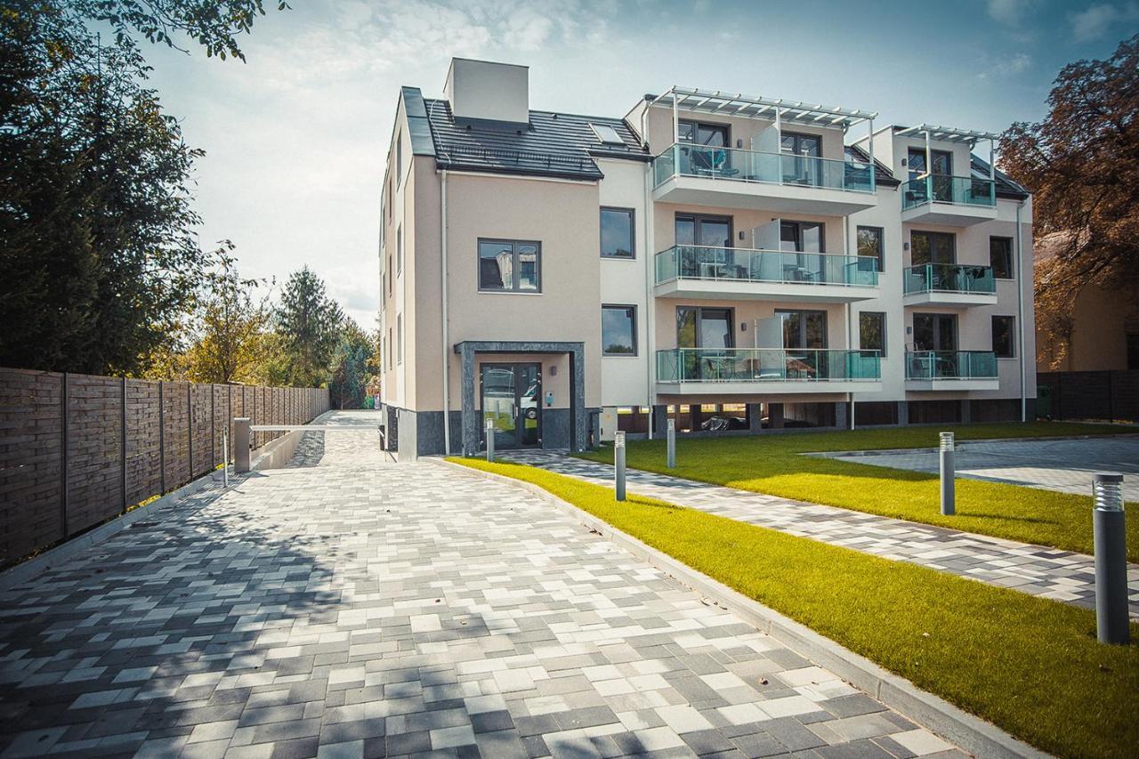 Orion Apartman Шарвар Екстер'єр фото
